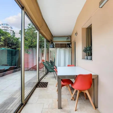 T2 - Terrasse & Veranda A 10 Mn A Pied De La Apartment *