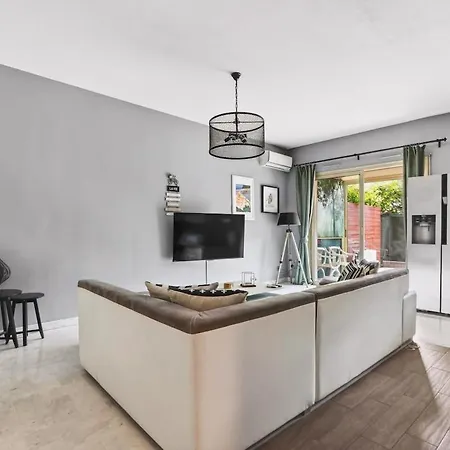 T2 - Terrasse & Veranda A 10 Mn A Pied De La Apartment *