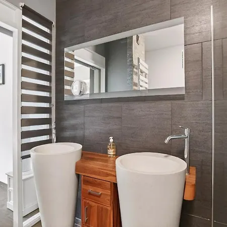 Apartment T2 - Terrasse & Veranda A 10 Mn A Pied De La *
