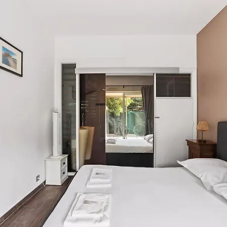 T2 - Terrasse & Veranda A 10 Mn A Pied De La Apartment *